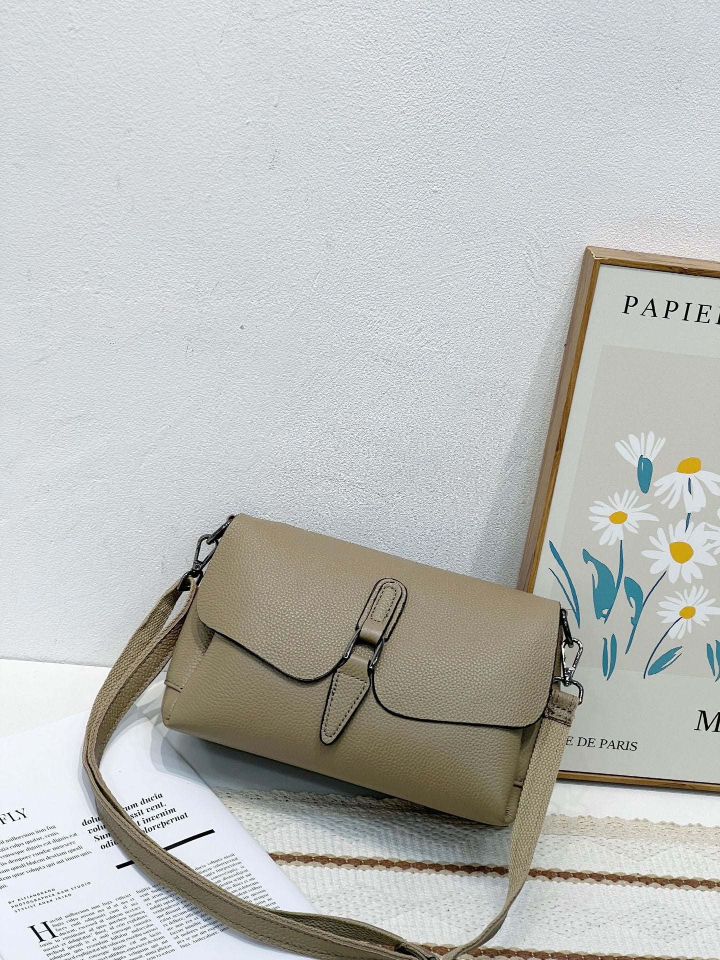 Women's First Layer Cowhide Single Medium Lady's Crossbody Bags
