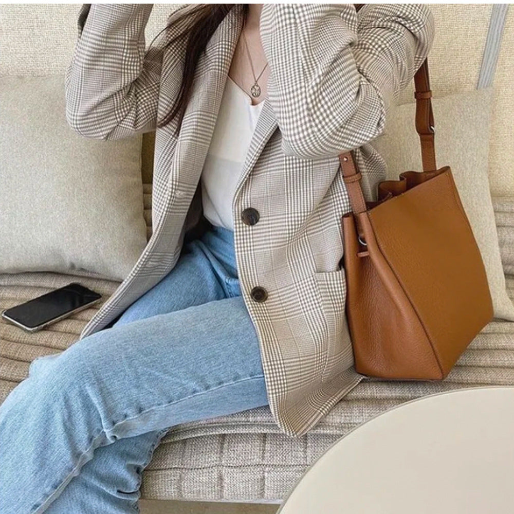 Women's Niche Designer Hand-held Drawstring First Layer Shoulder Bags