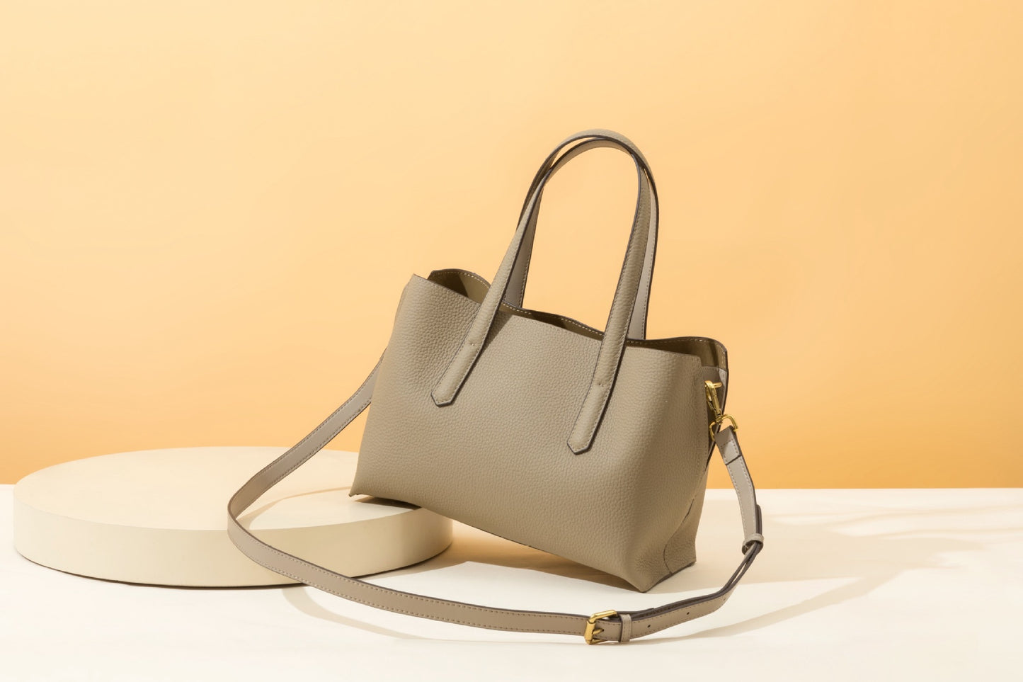 Women's Genuine Leather Vintage Fashion Female First Handbags