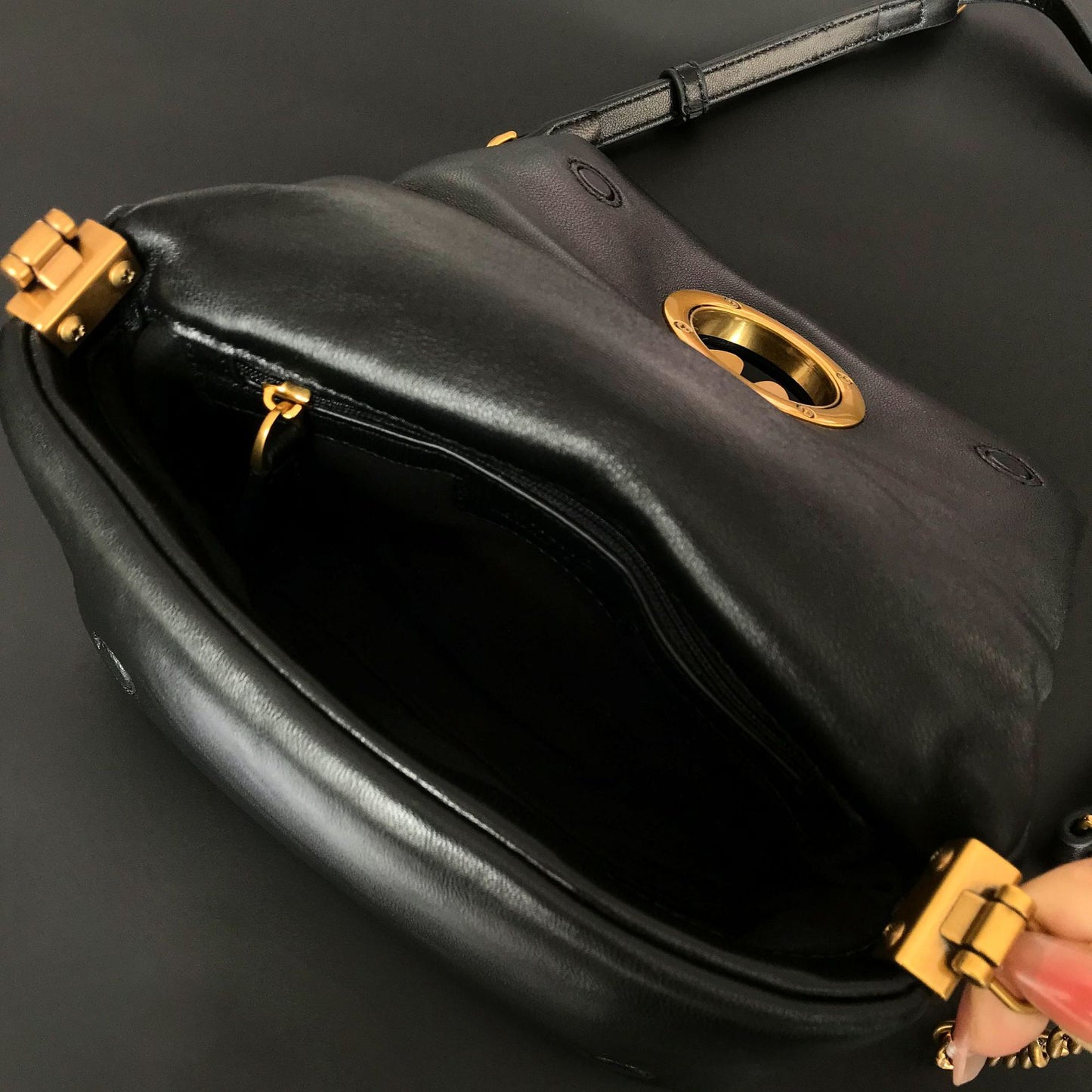 Women's Chain Swallow High Quality Puff Cloud Shoulder Bags