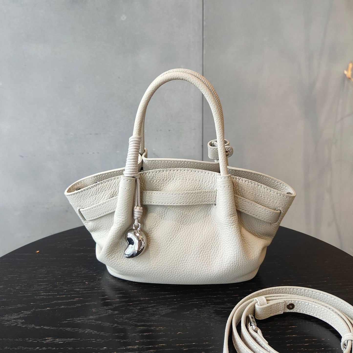 Women's High-grade Niche Vegetable Basket Exquisite Hand Handbags