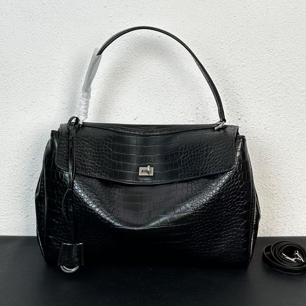 Cowhide Clutch Practical Capacity Large With Lock