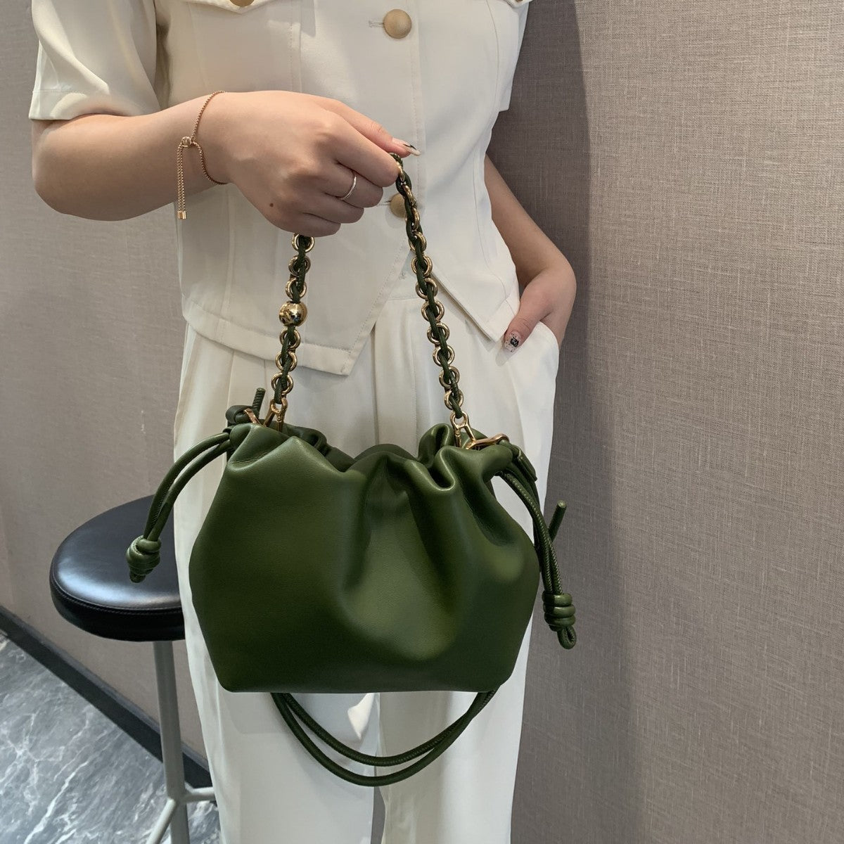 Women's Luo Mi Cowhide Chinese Drawstring Cloud Shoulder Bags