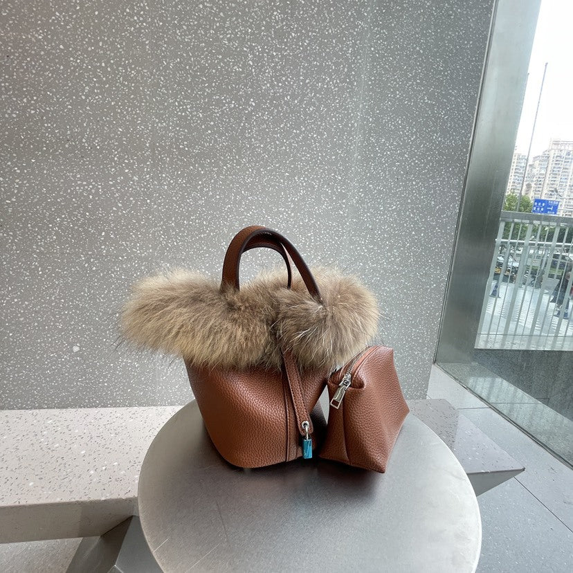 Women's Contrast Color Retro Plush Mother Shoulder Bags