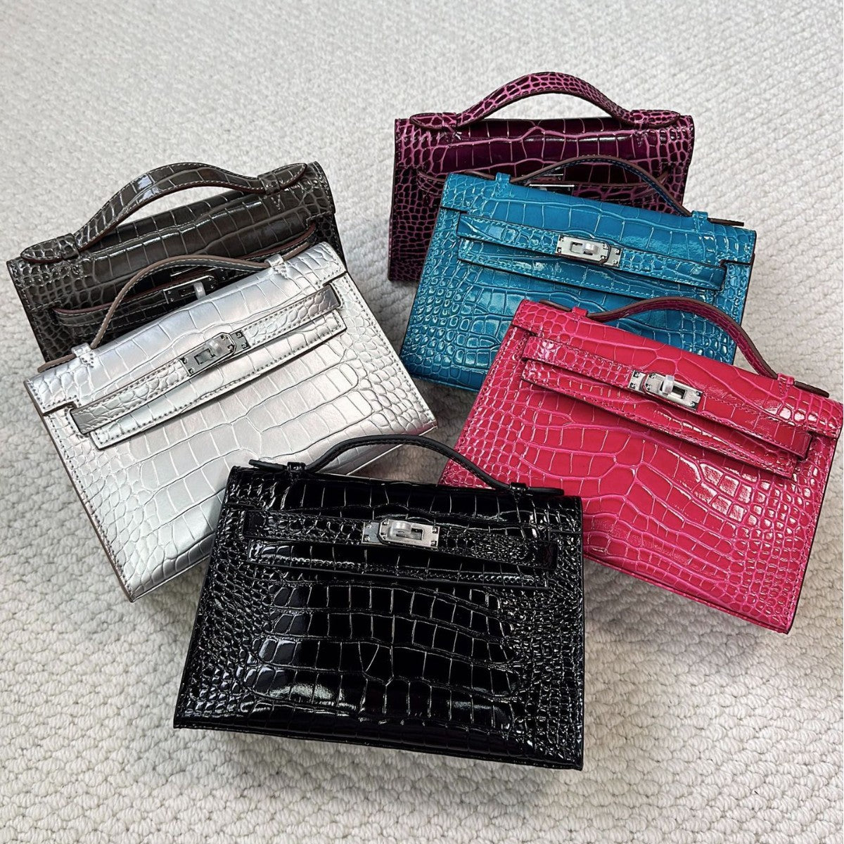 Women's Leather Crocodile Pattern Pig Nose Chain Handbags