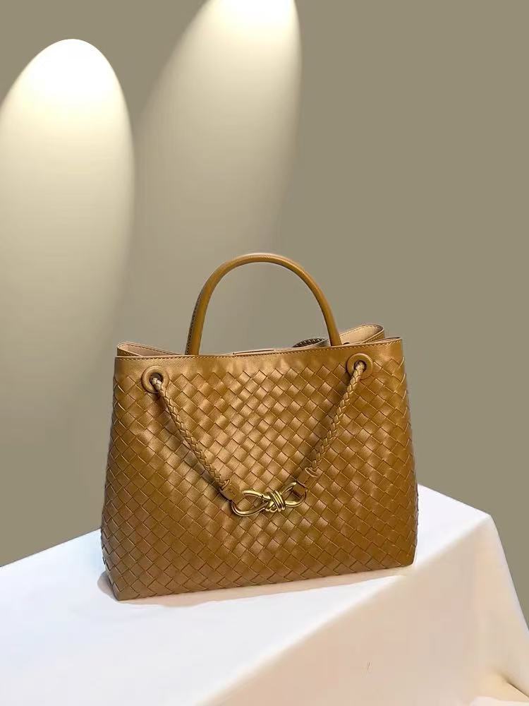 Attractive Women's Fashion Woven Spring Texture Handbags