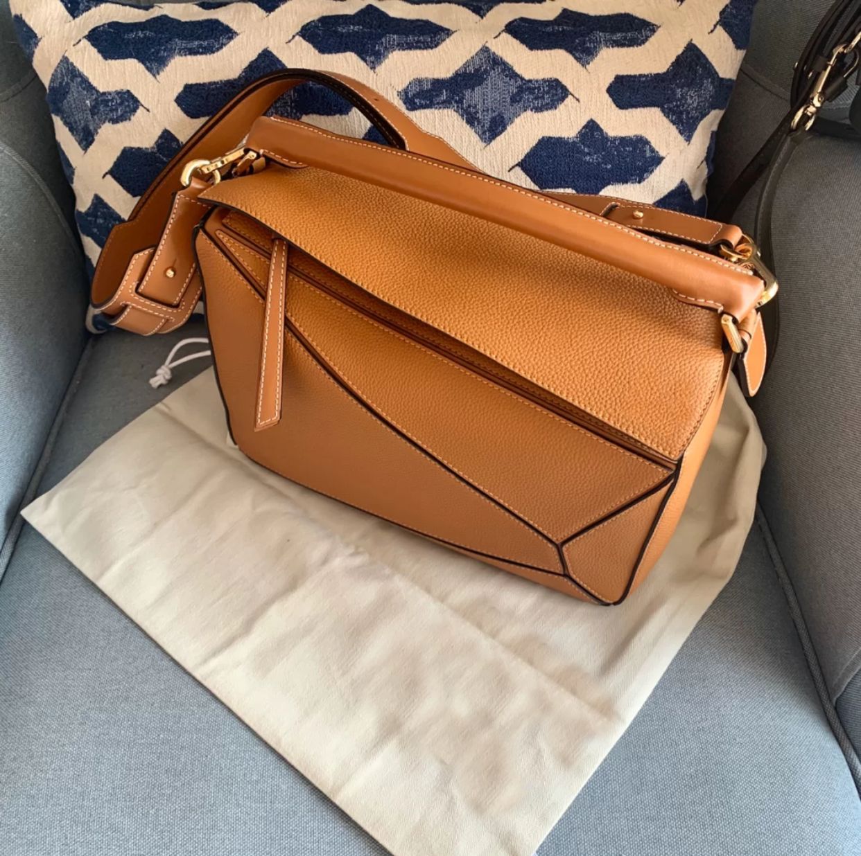 Women's Tide Xi Geometric Stitching Leather Portable Handbags