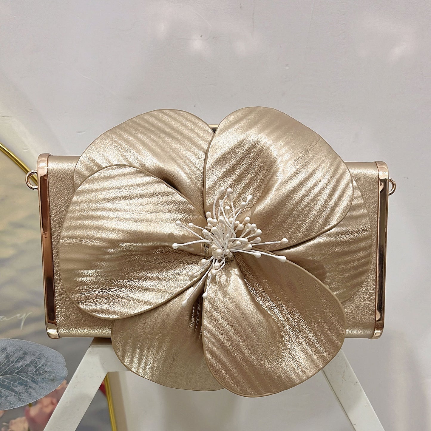 Women's French Style Petal Flower Box Single Chain Crossbody Bags