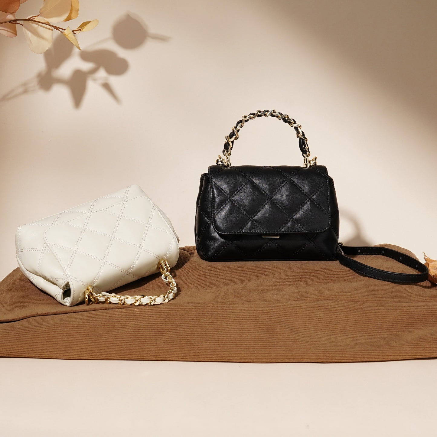 Women's Napa First Layer Cowhide Rhombus Embroidery Shoulder Bags