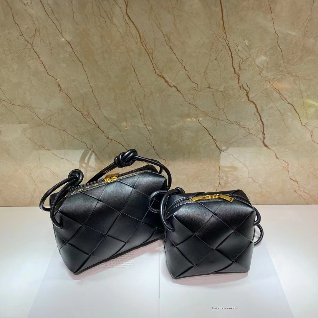 Women's Cowhide Hand-woven Fashion Trendy Bends Hitches Shoulder Bags