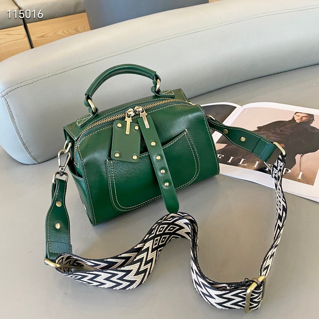 Women's Pillow Trendy Cylinder Rivet Fashion Pouch Shoulder Bags
