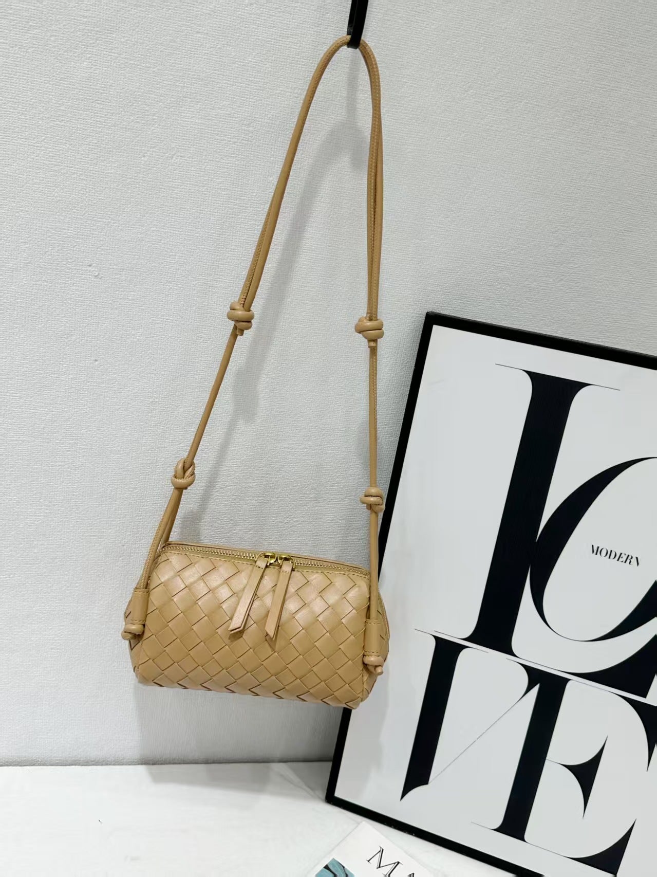 Women's Handmade Cowhide Woven Underarm Fashion Bags