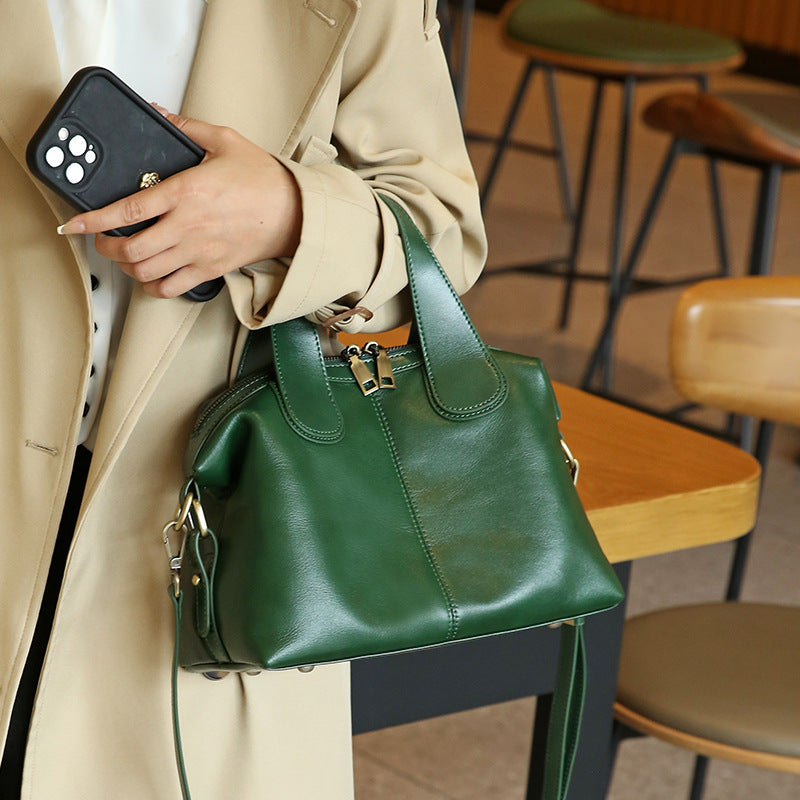 Women's Leather Retro Trendy Vegetable Tanning Shoulder Bags