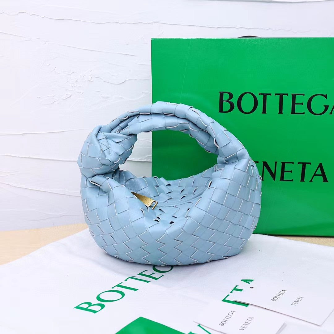 Croissant Knotted Clutch Light Use Large Handbags