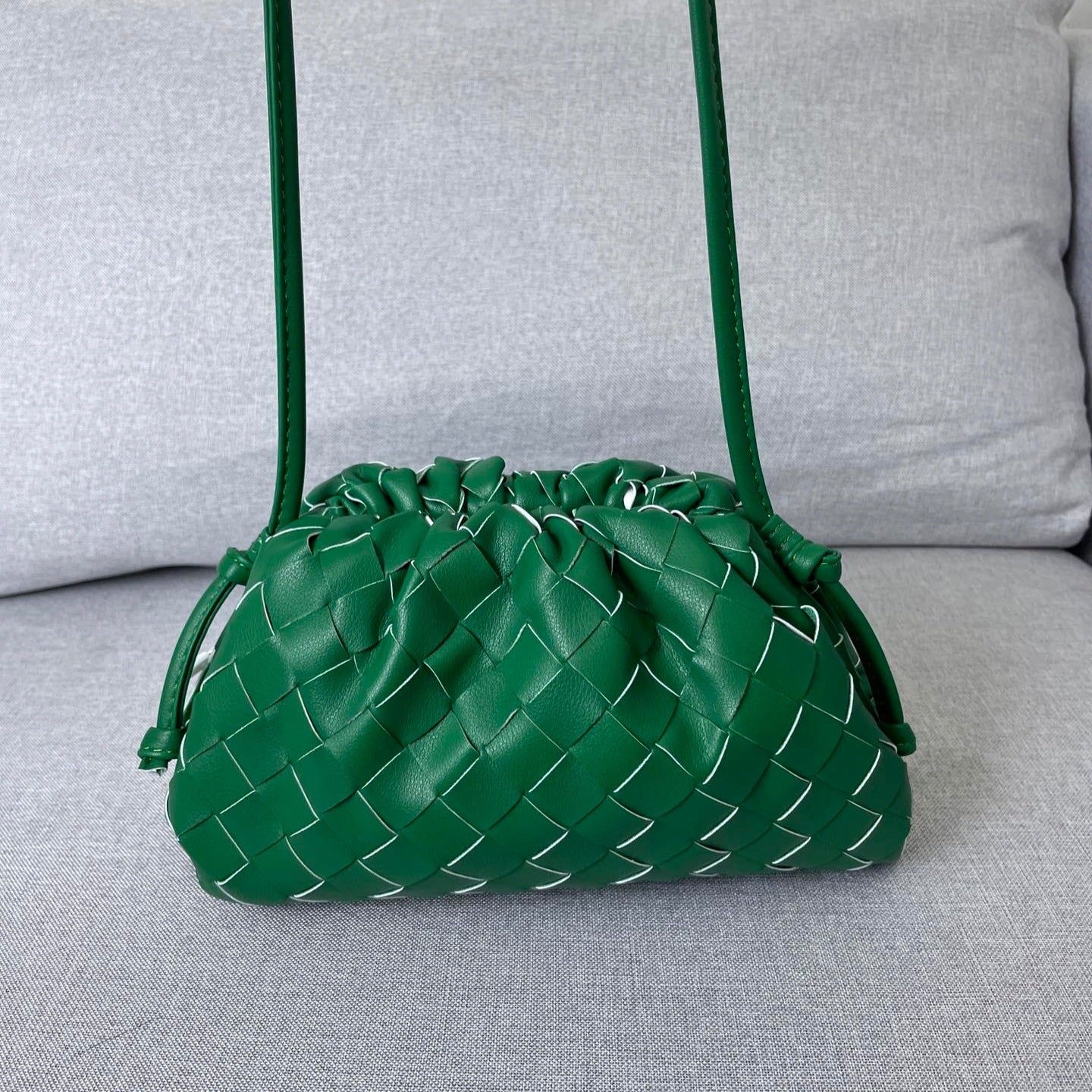 Women's Pleated Wind Woven Cloud Genuine Leather Magnetic Crossbody Bags